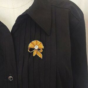 Vintage Goldtone Metal Bow with Headlight Rhinestone Pin Brooch